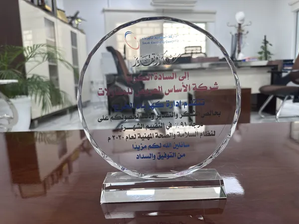Appreciation award presented to ASAS Construction (6 of 8)